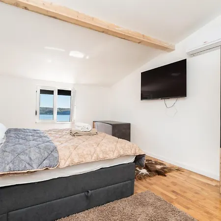 Sea View Summer 1 By Guide